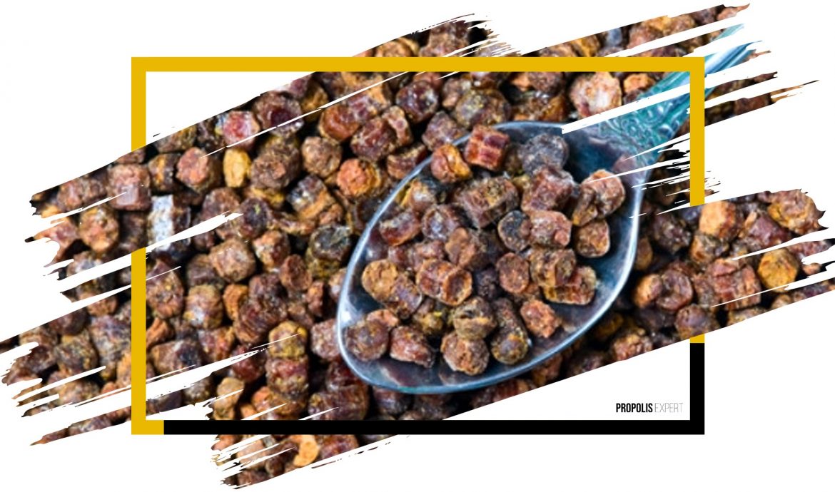 How is royal jelly produces?